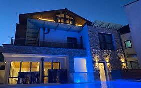 Lakeside Luxury Apartments